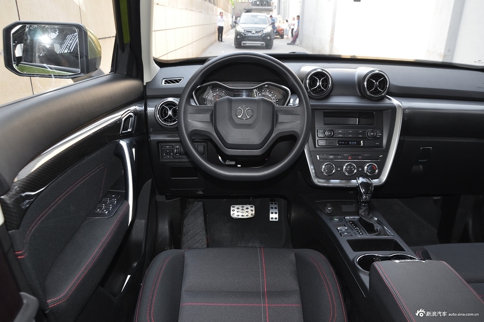 2016款北京bj20 1.5t 自动cvt精英型