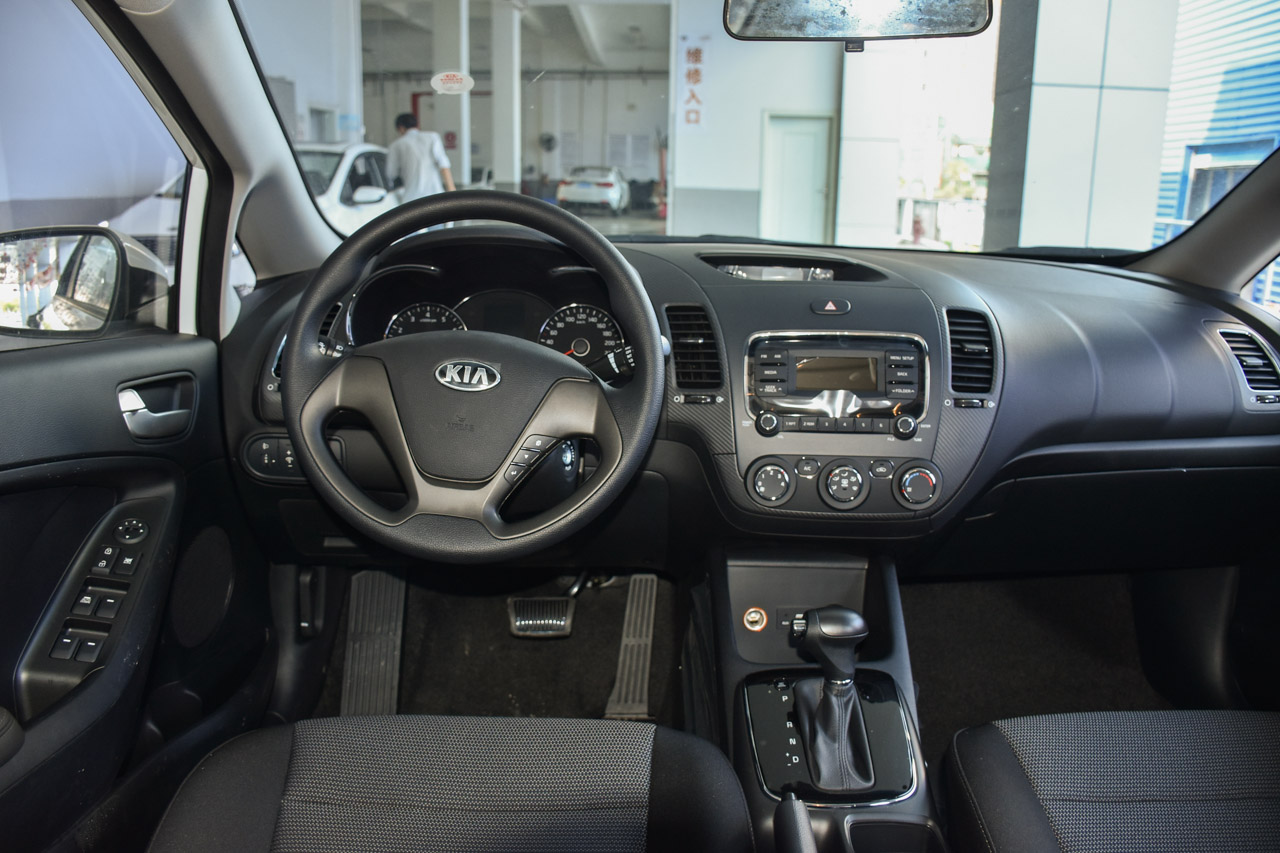 2016款起亚k3 1.6l自动gl