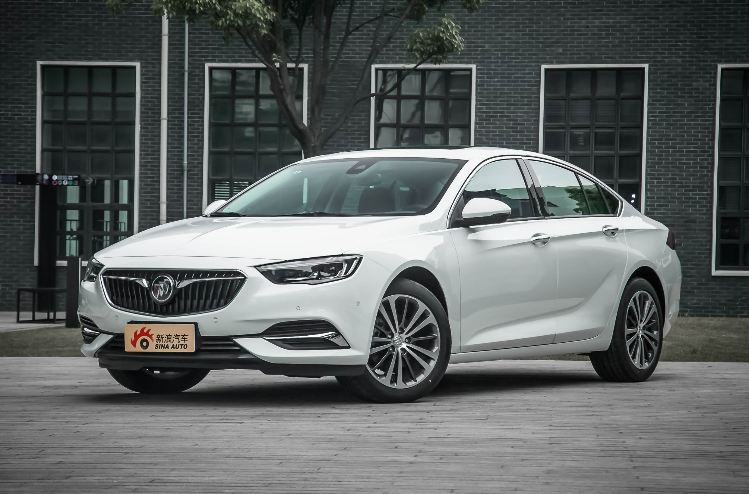 颜值爆棚!实拍2017款别克君威