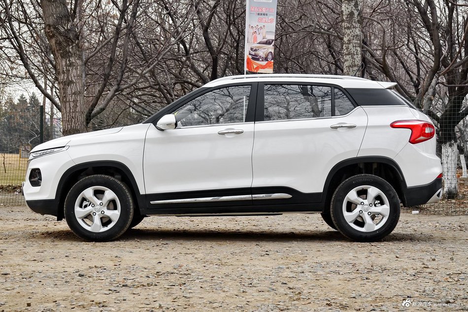 2017款宝骏510 1.5L手动时尚型