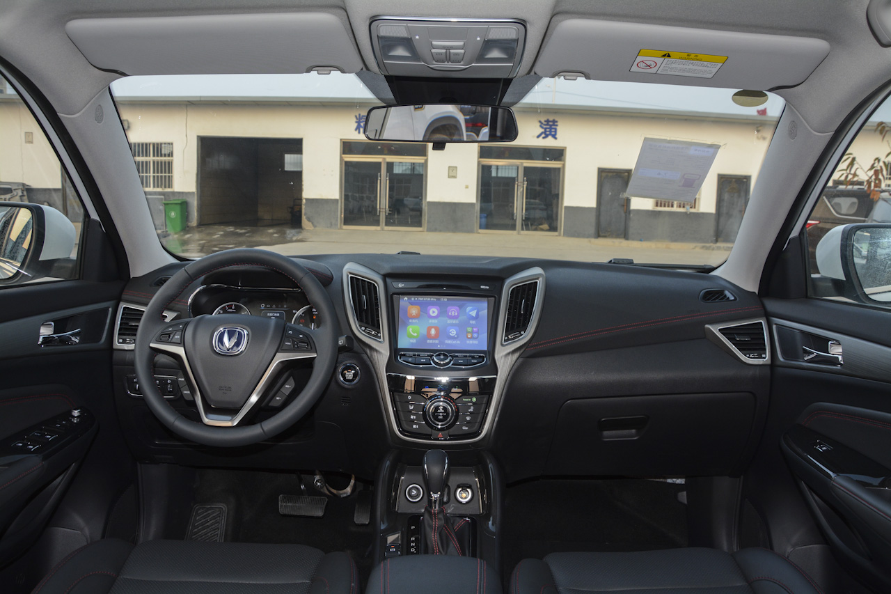 2017款长安cs75尚酷版 1.5t自动锋锐型