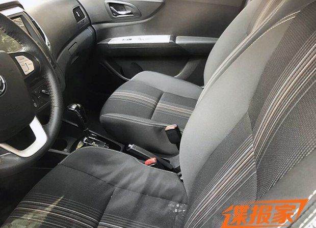 或搭1.4T+6DCT 东风风神AX3新车型谍照