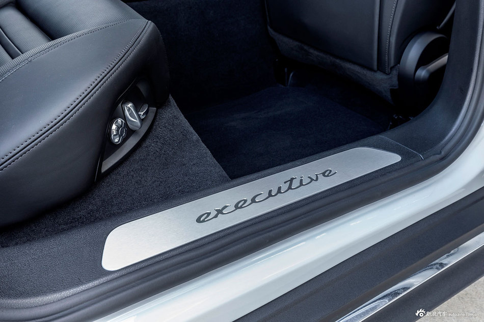 全新Panamera Turbo S E-Hybrid 行政加长版