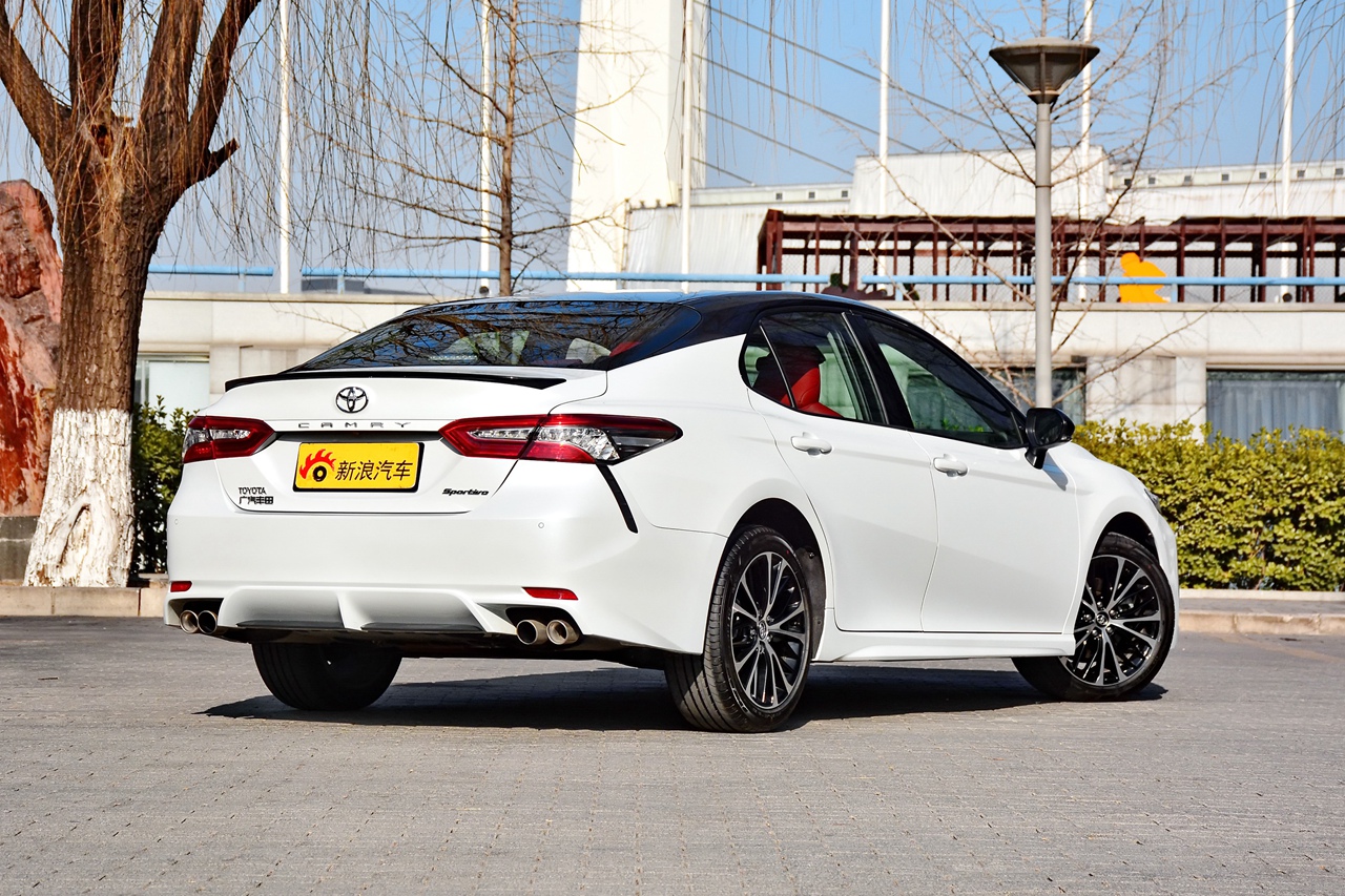 2018款凯美瑞2.5s自动锋尚版