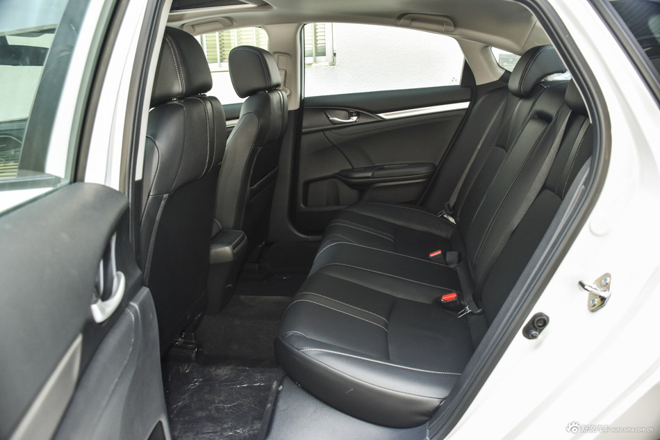 2016款思域1.5T自动220TURBO尊贵版