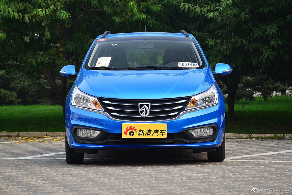 2016款宝骏310 1.2L手动豪华型 碧海蓝