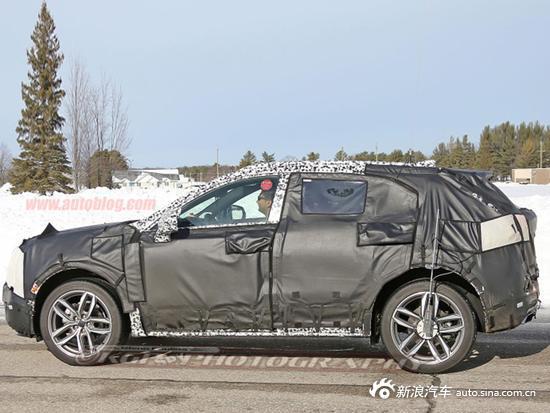 尺寸或看齐宝马X1?凯迪拉克XT3路试谍照
