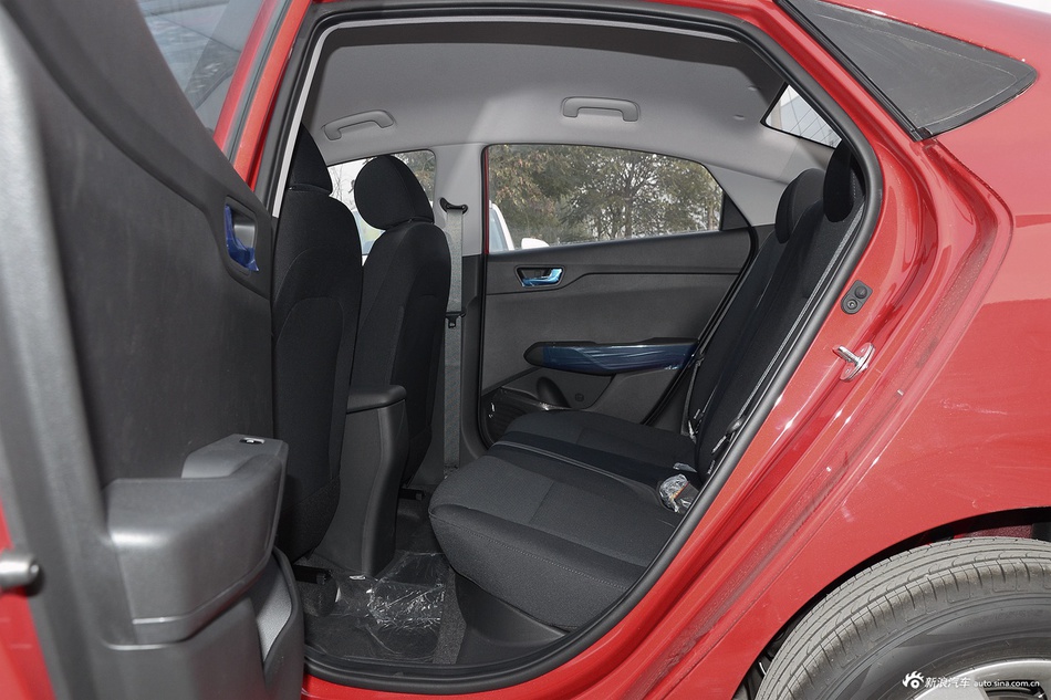 2016款现代悦纳 1.4L自动炫酷版GLS