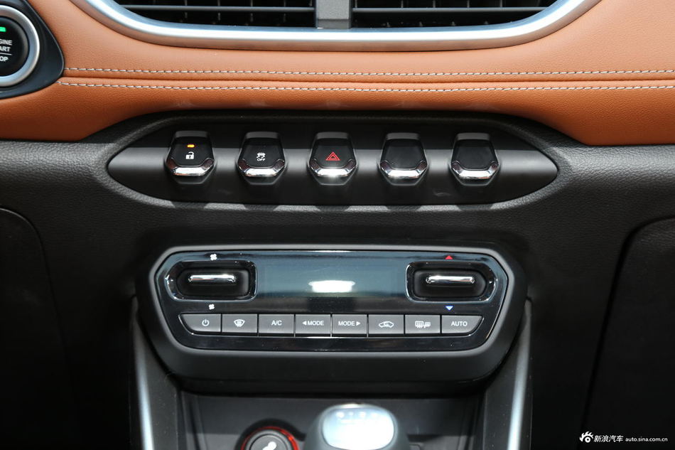 2016款宝骏510手动基本版（白）