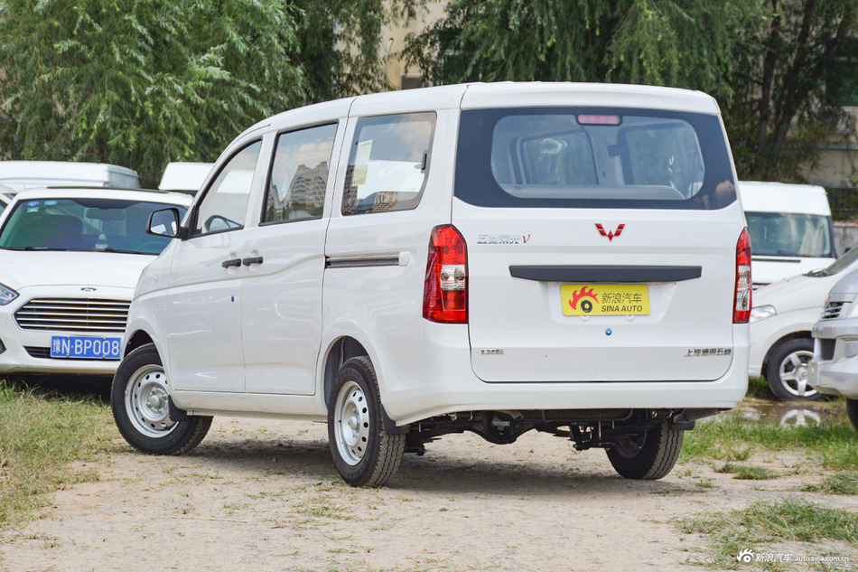 五菱荣光v10月报价重庆最高降023万