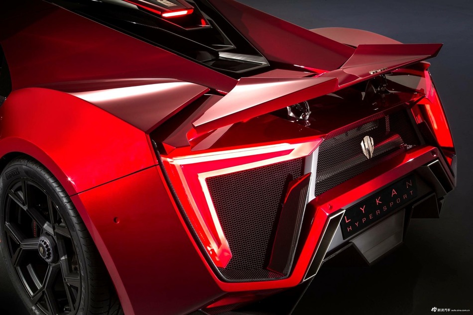 来自中东的顶级超跑,速度与激情七中飞越大楼的莱肯跑车