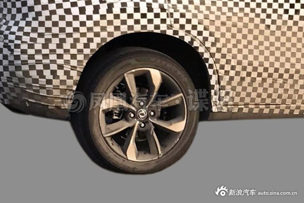 定位小型SUV/家族设计 东风风神AX1谍照