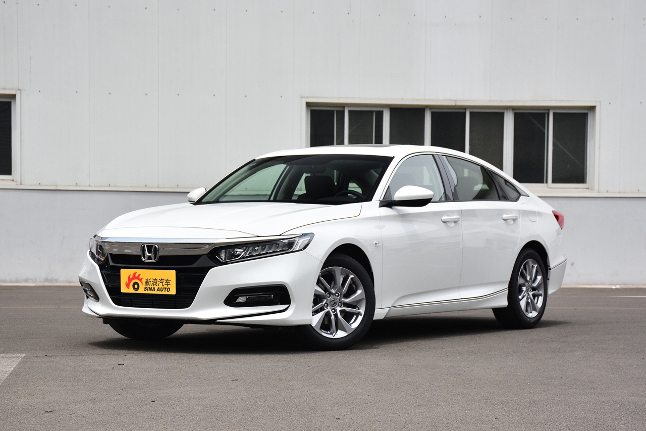 2018款雅阁1.5t自动舒适版230turbo