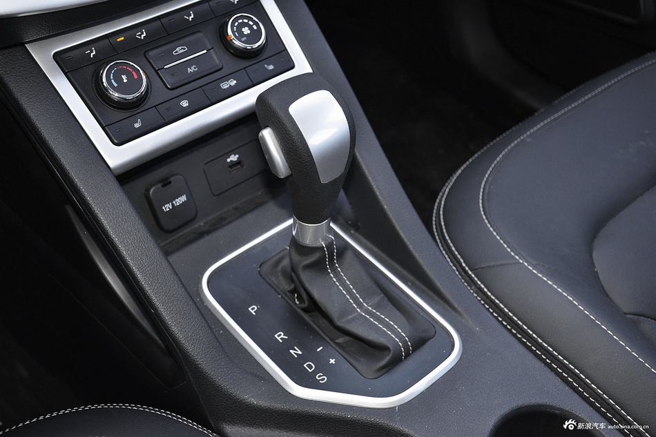 2017款奔腾X40 1.6L自动