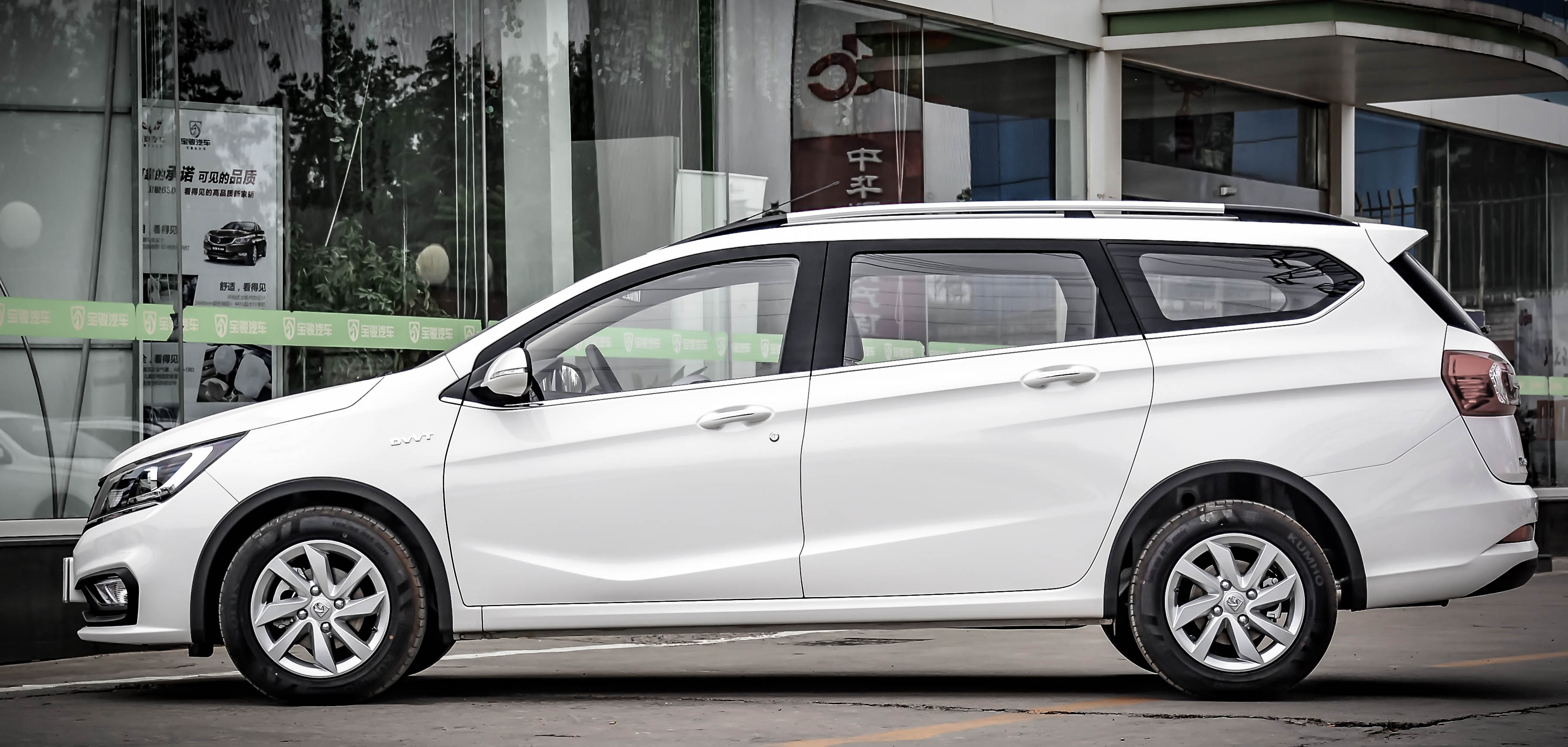 宇宙最便宜旅行车竟不到4万 抢先实拍宝骏310w