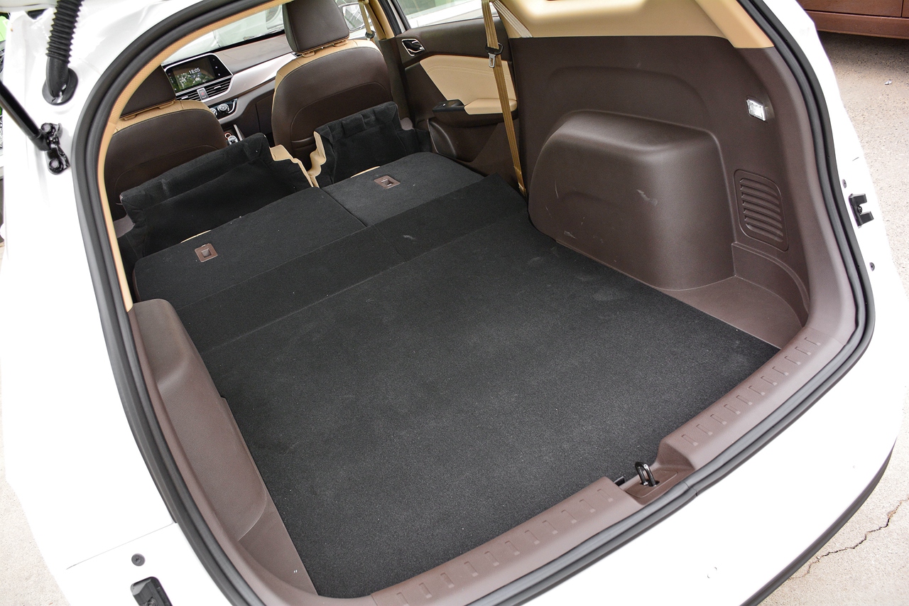 2017款宝骏310w 1.5l手动时尚型