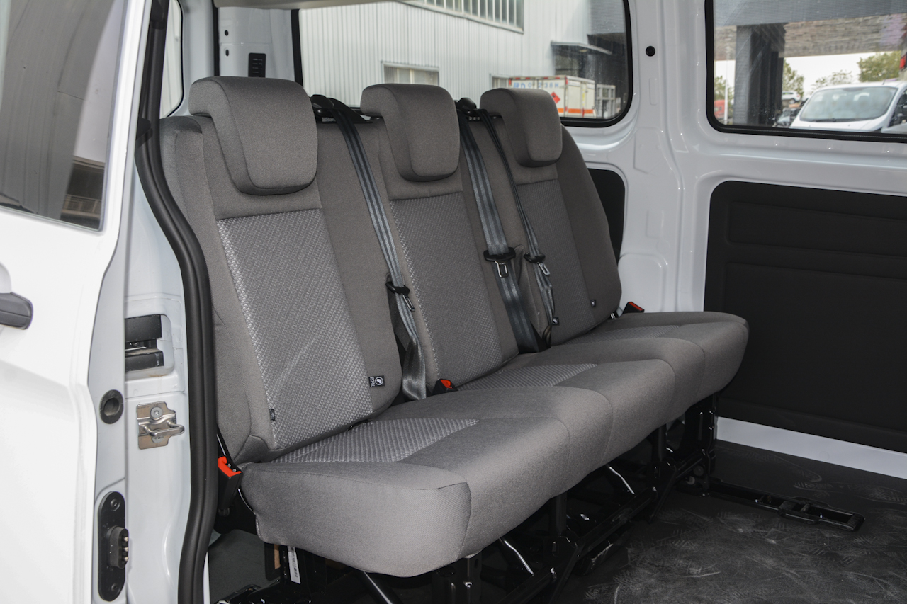 2017款新全顺2.0t中轴中顶柴油diesel 5/6座kombi国5