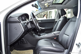 【荣威e550空间图片】荣威e550空间高清实拍图 -新浪汽车