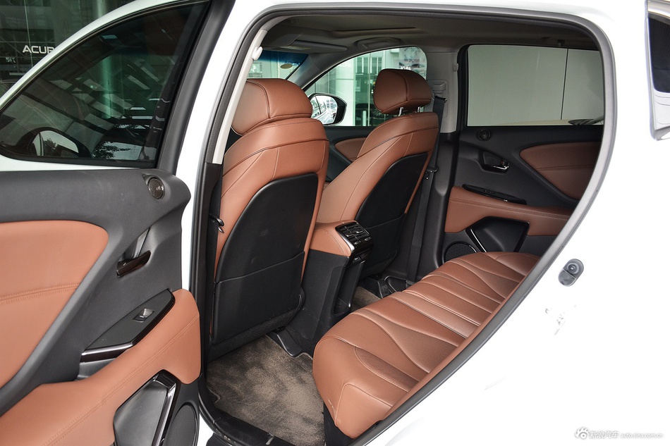 2016款讴歌CDX 1.5T自动两驱尊享版