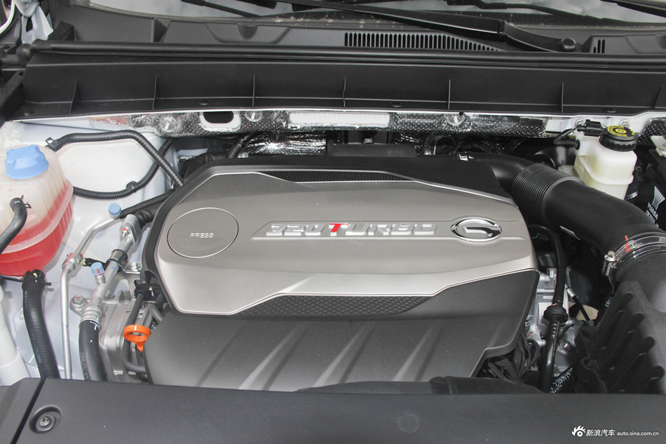 2017款传祺GS8 2.0T自动两驱豪华智联版320T