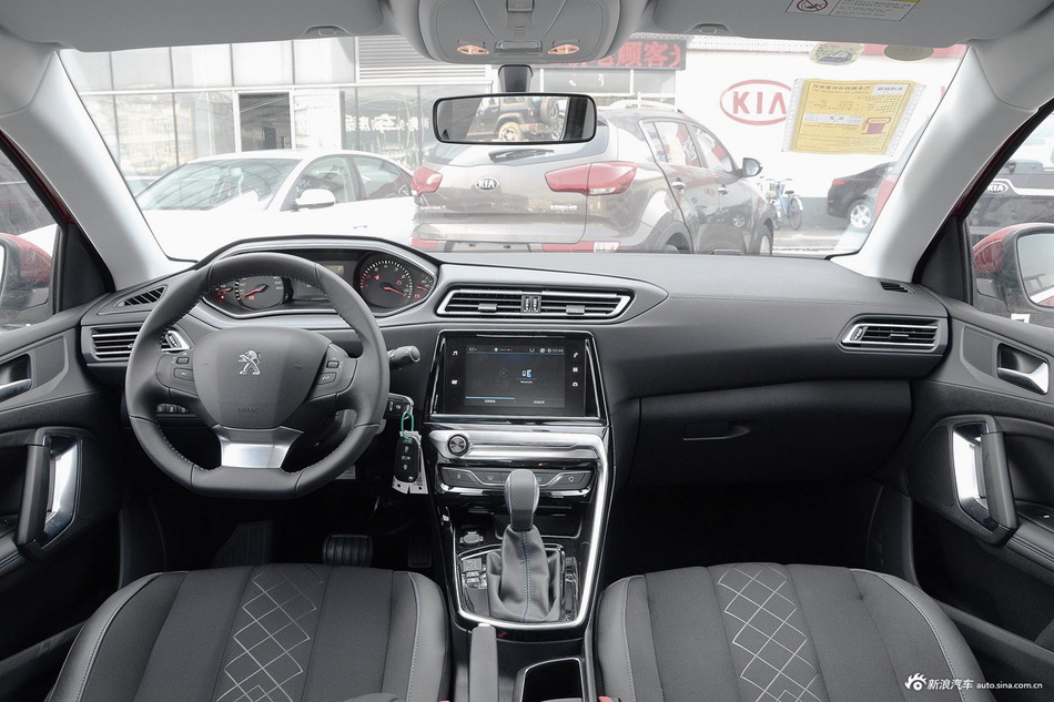 2016款标致308 1.2T自动豪华版