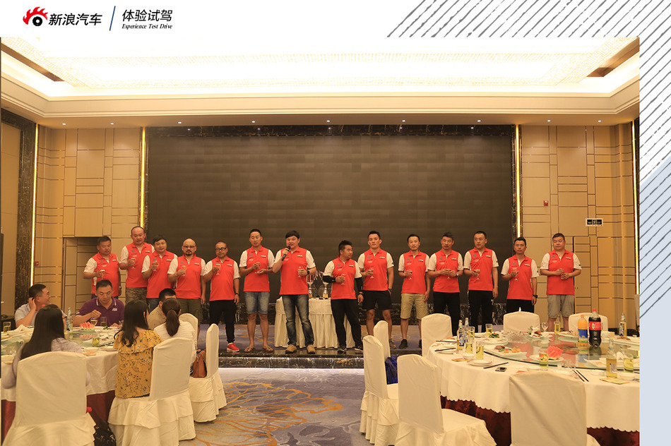 助阵江淮军团争霸CRC 体验试驾瑞风S7