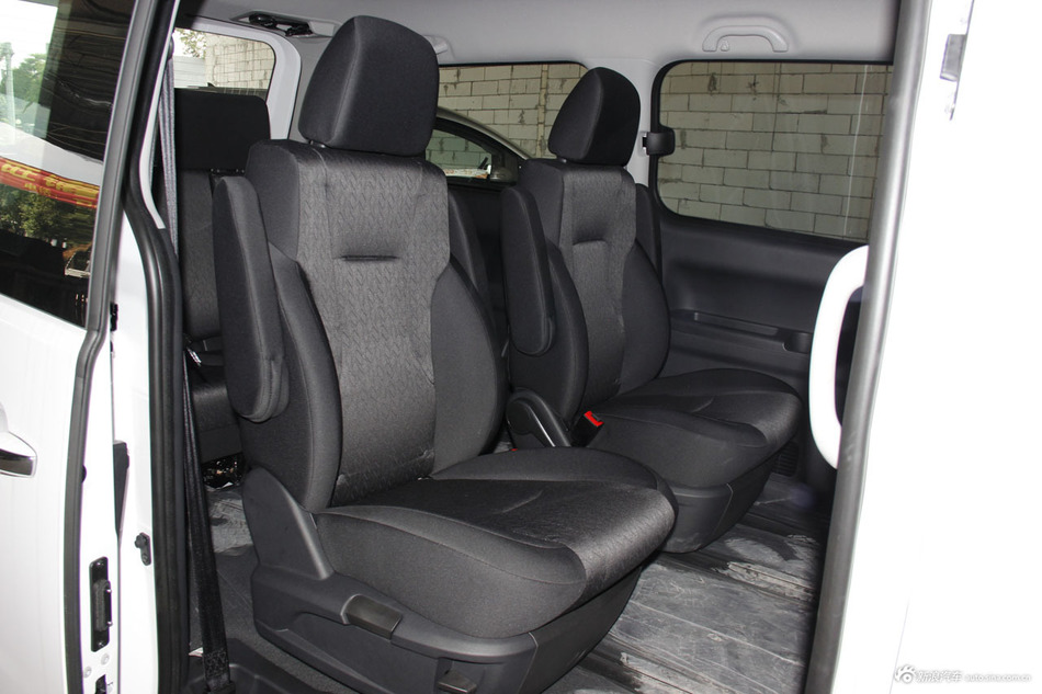 2016款瑞风M4 2.0L手动豪华型