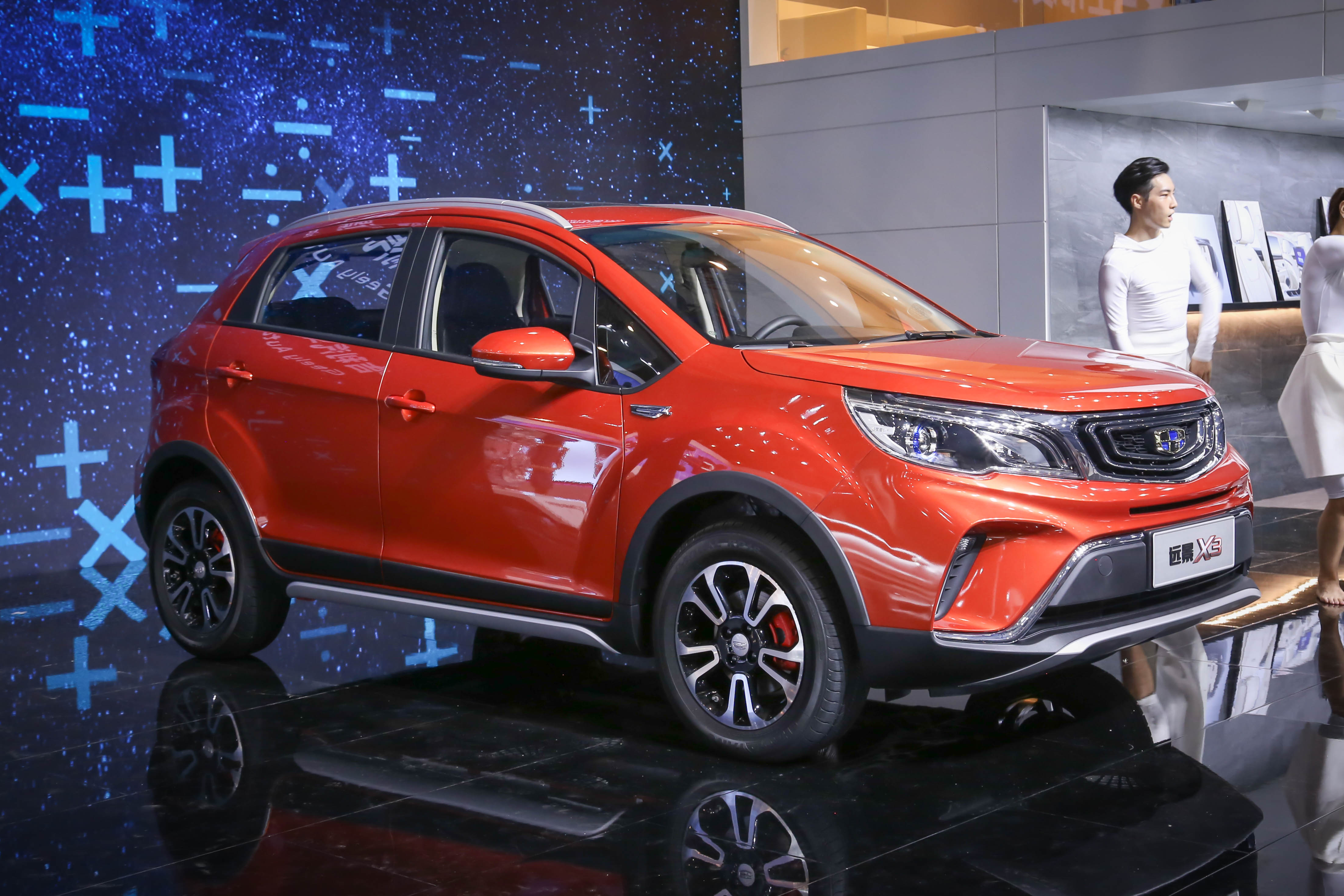 成都车展新车抢先看 实拍吉利远景x3