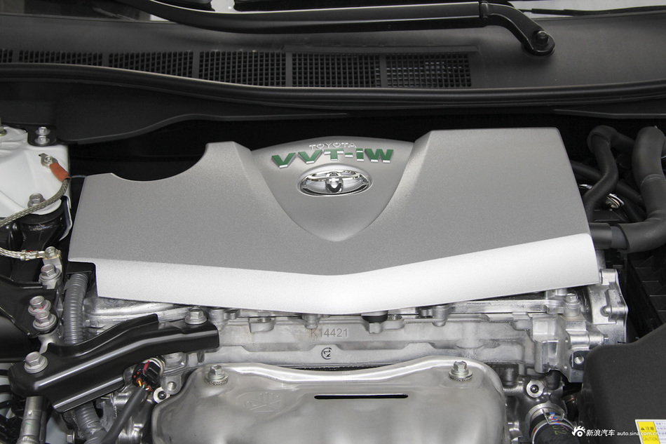 2016款凯美瑞2.0L自动十周年纪念领先版