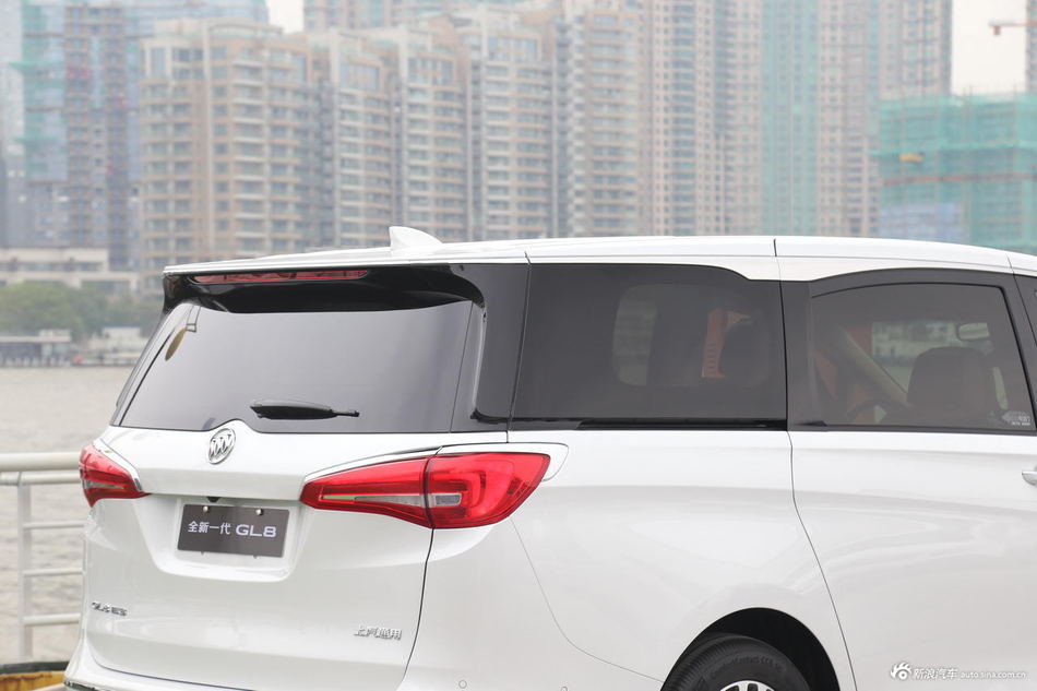 2017款GL8 2.0T自动豪华版