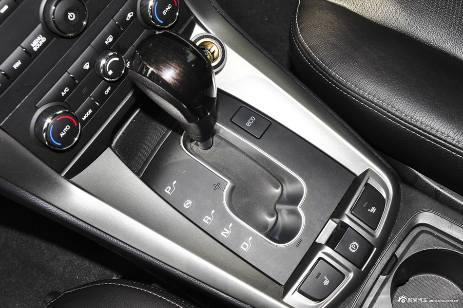 2015款科帕奇2.4L自动7座四驱旗舰版