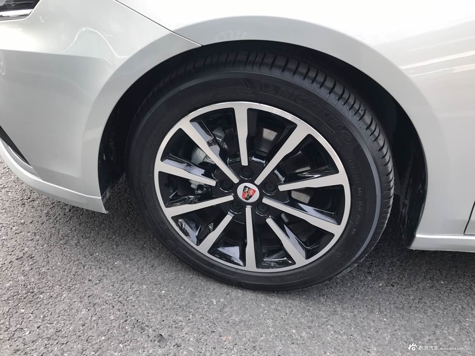 内饰首次公布 上汽荣威ei6实车亮相