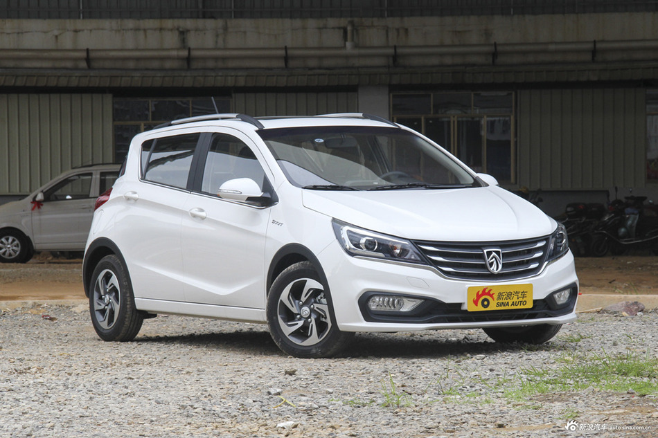 8月西安比价宝骏310新车313万起