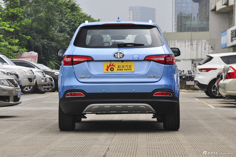 一汽吉林森雅r7武汉最高降066万价格浮动欲购从速