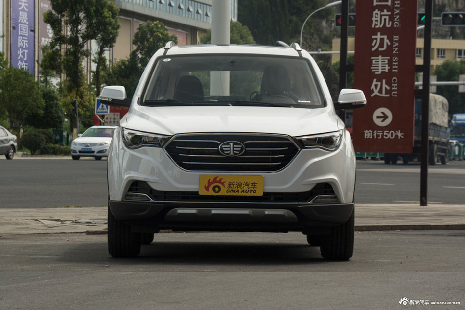 奔腾x40佛山最高降060万新车选它不会错