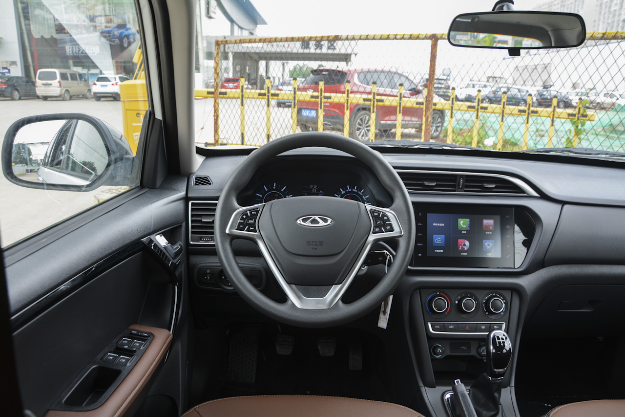 2018款瑞虎3 1.6l手动百万全球版