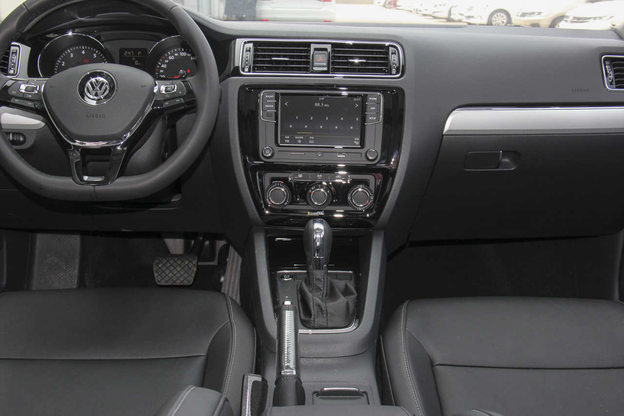 【图】2018款速腾1.6l自动舒适型内饰图片_高清实拍图 - 新浪汽车