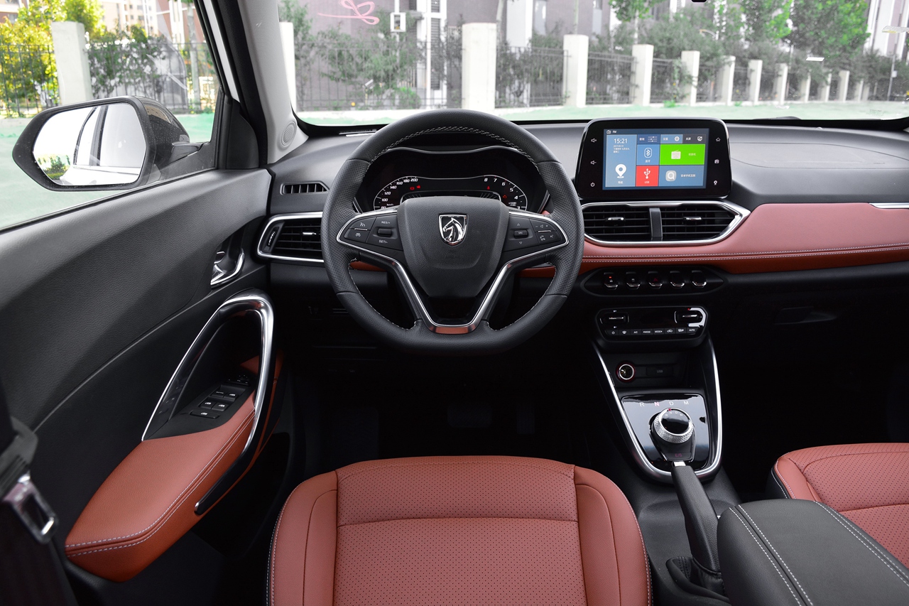 2017款宝骏510 1.5l自动豪华型