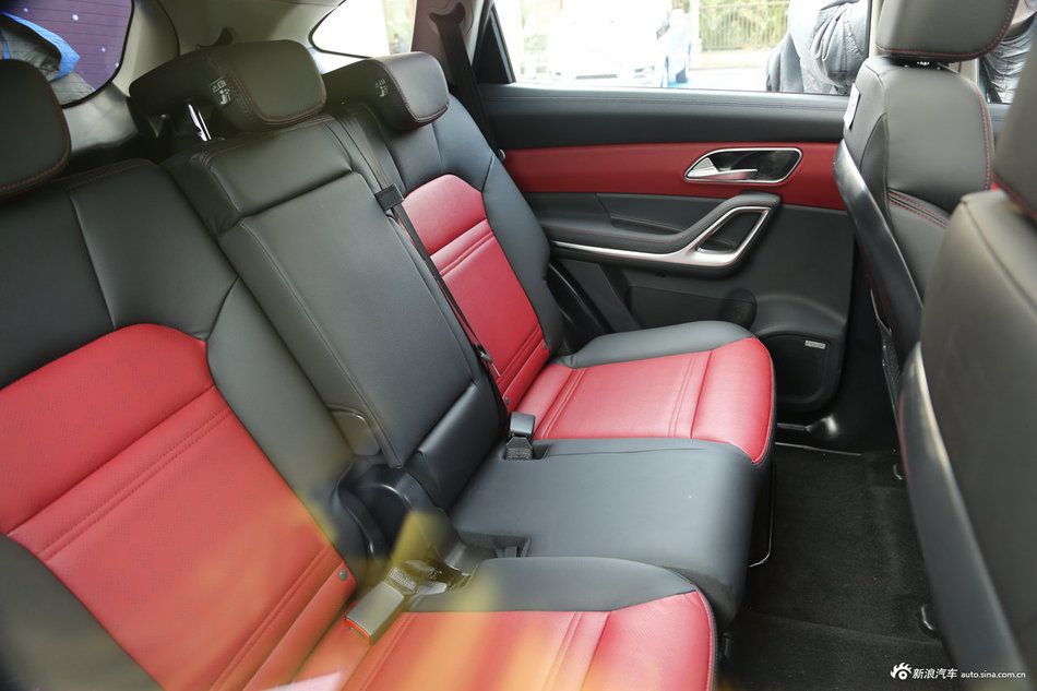 江淮全新7座SUV亮相 轴距超过2米8