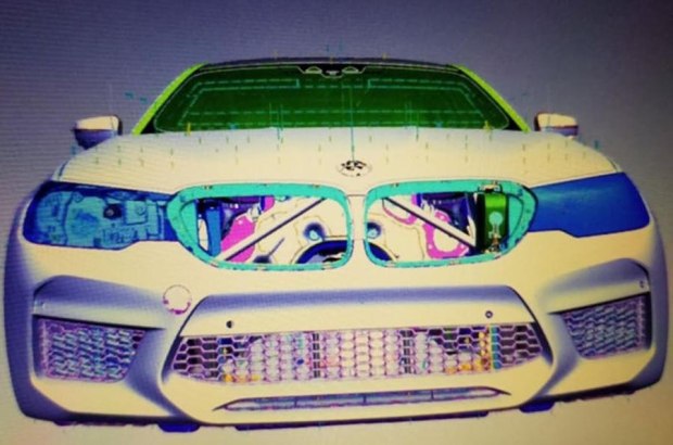 或9月亮相 宝马全新M5前脸造型曝光 