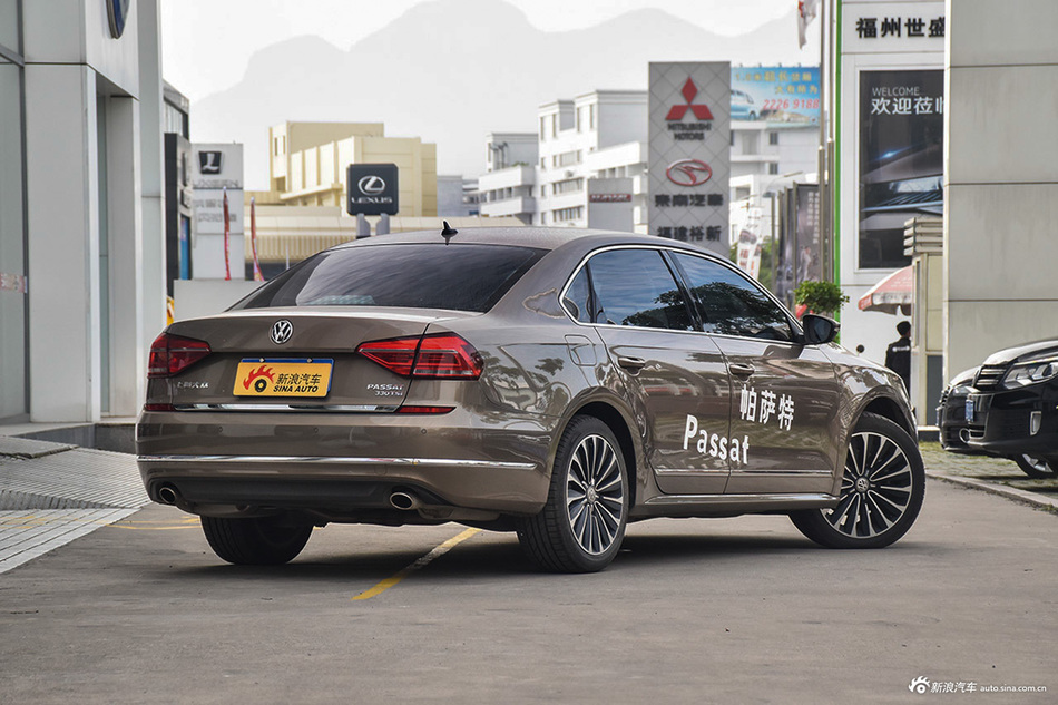 2016款帕萨特1.8T自动尊荣版330TSI
