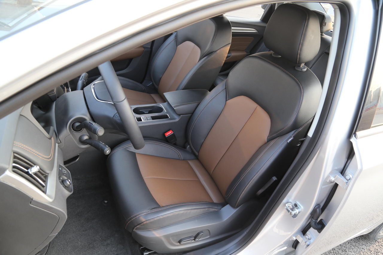 荣威i6正式上市 8.98万起售