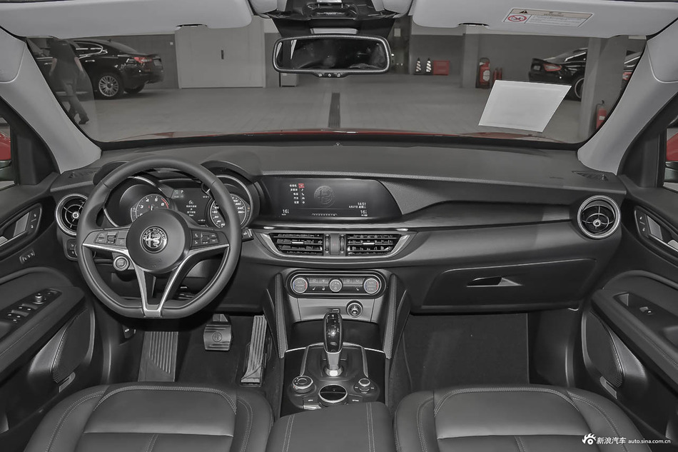 [实拍]浓浓塑料感/维护费用未知 Stelvio你真敢买？