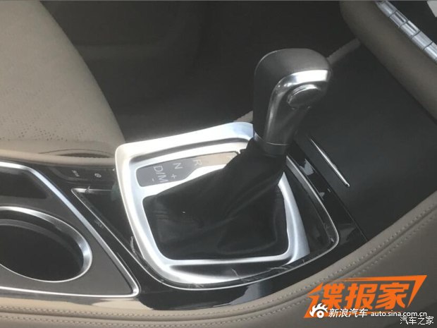 或年内上市 宝骏730自动挡车型谍照