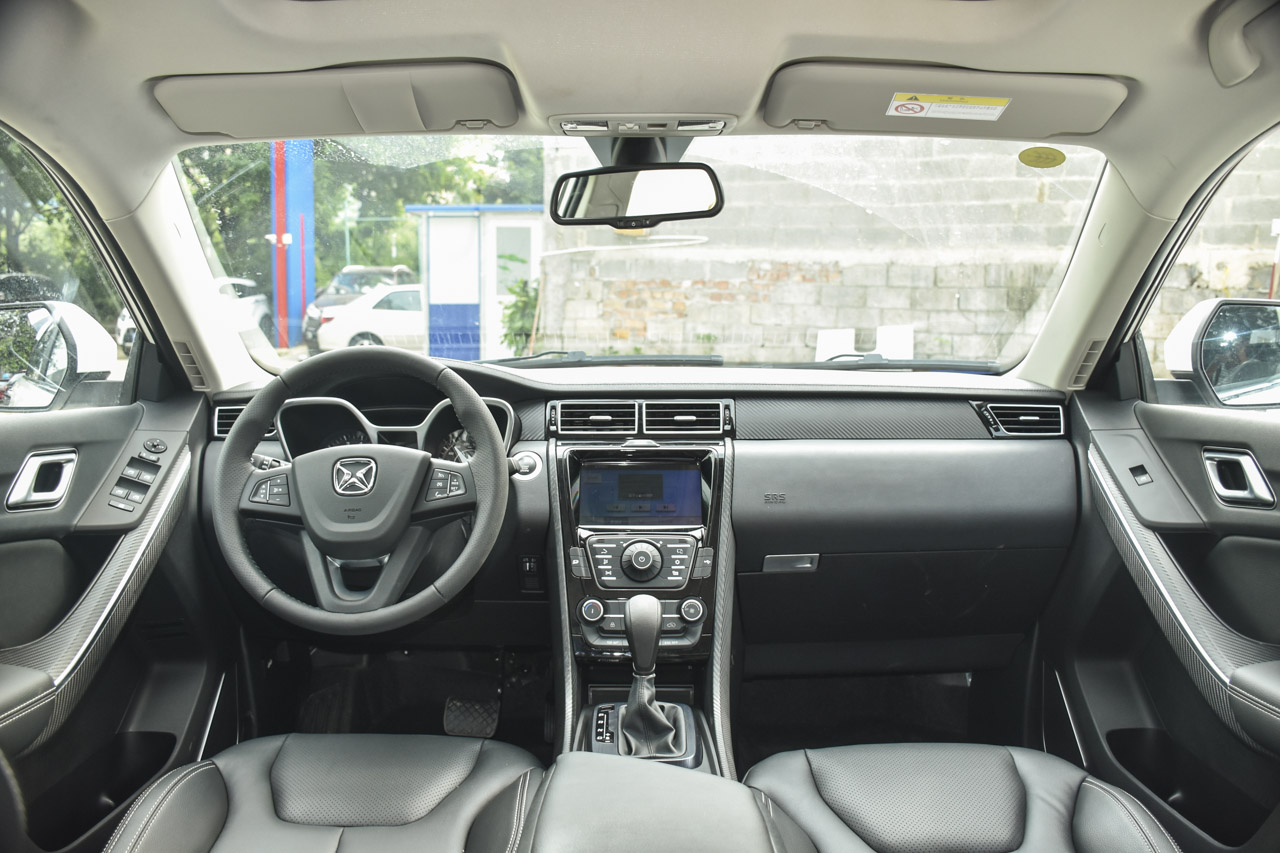 2016款驭胜s330 1.5t自动两驱尊贵版