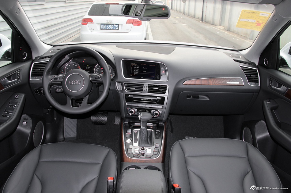 2017款奥迪Q5 2.0T自动40TFSI舒适型