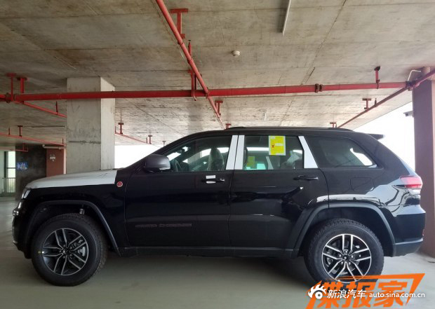 近期上市 新款大切诺基Trailhawk实车