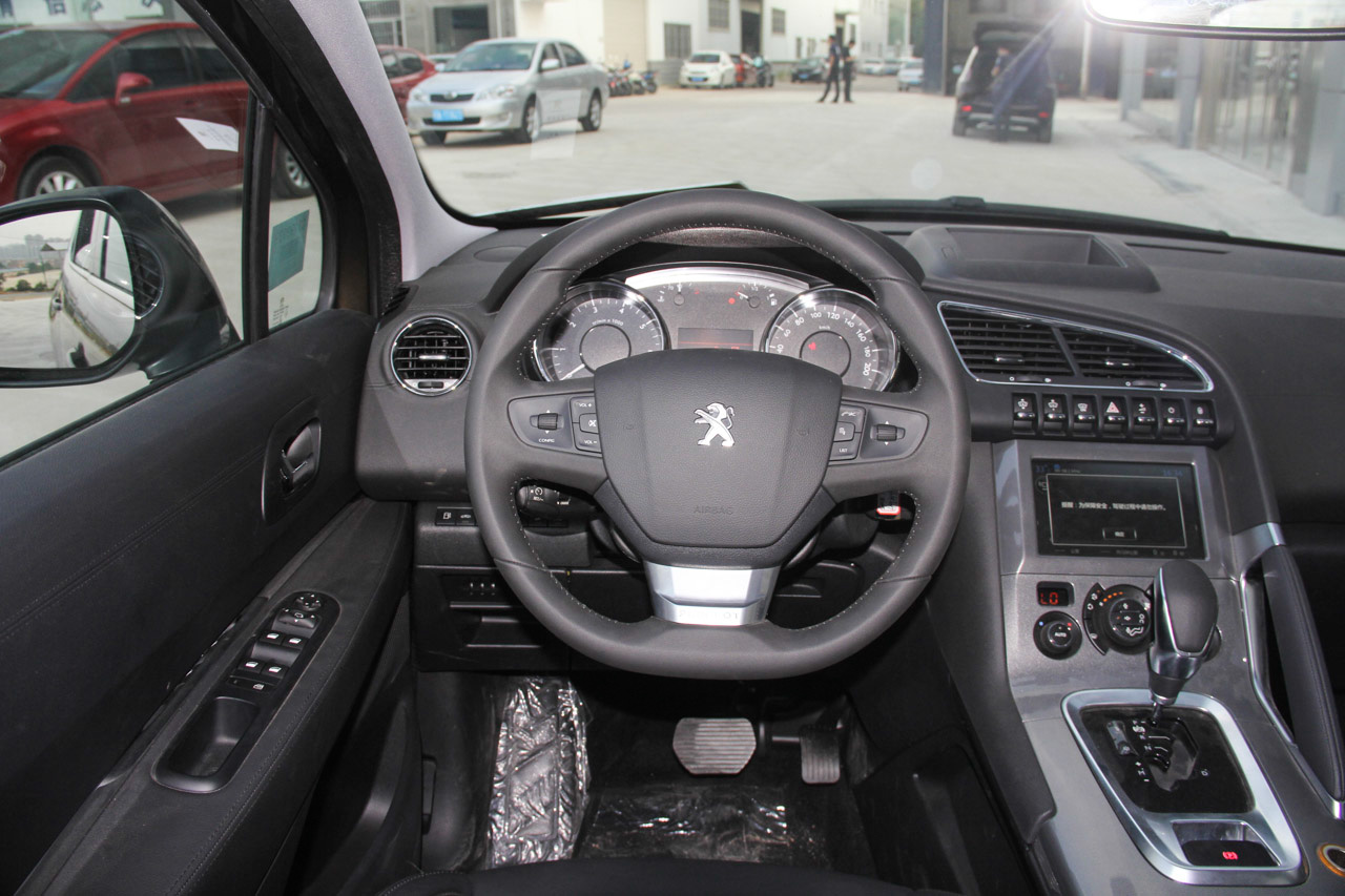 2016款标致3008 1.6thp自动至尚版