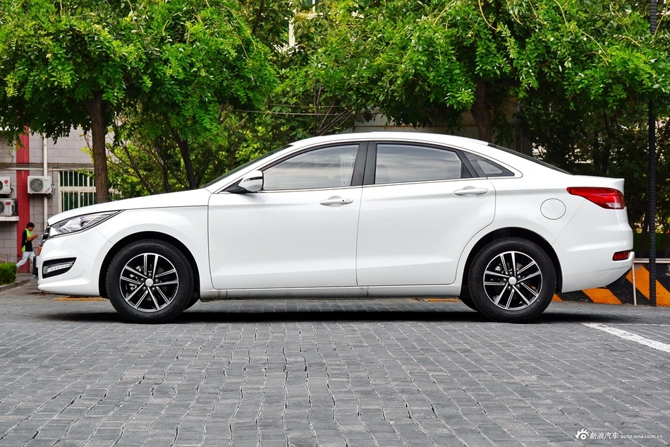 9万限时促销奔腾b50沈阳最高优惠100万