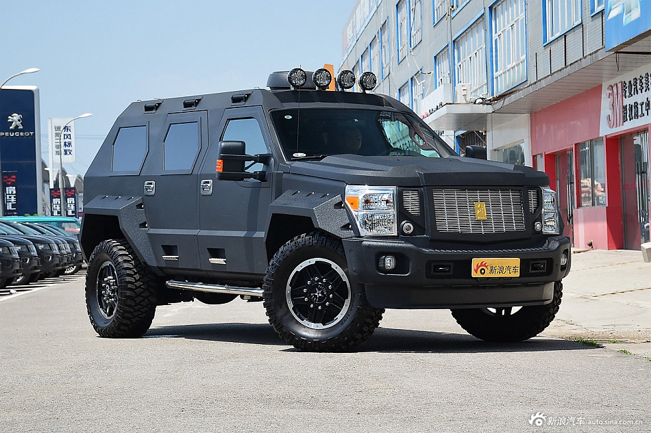 罕见防弹车乔治巴顿在华首撞